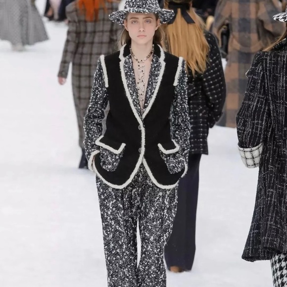 Chanel Jacket - Picture 2 of 7